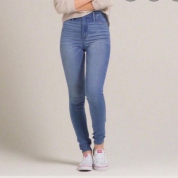Hollister Light Wash jeans/leggings - Picture 2 of 13
